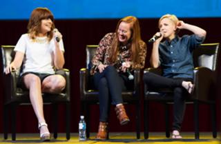 Hannah Hart feet photo thumbnail