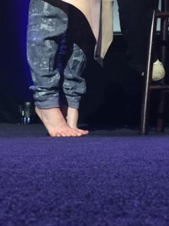 Hannah Hart feet photo thumbnail