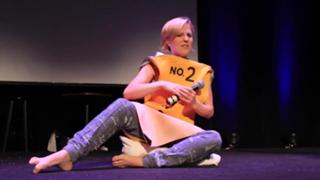 Hannah Hart feet photo thumbnail