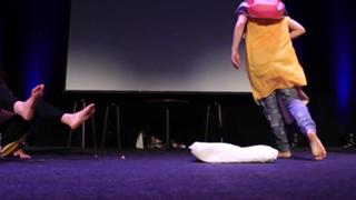 Hannah Hart feet photo thumbnail