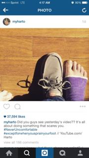 Hannah Hart feet photo thumbnail