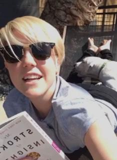 Hannah Hart feet photo thumbnail
