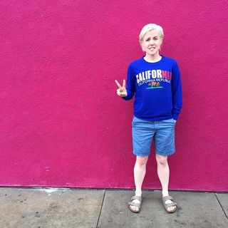 Hannah Hart feet photo thumbnail