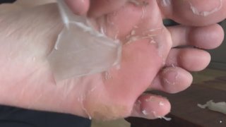Hannah Hart feet photo thumbnail