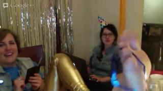 Hannah Hart feet photo thumbnail