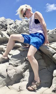 Hannah Hart feet photo thumbnail