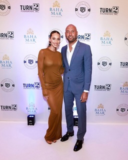 Hannah Jeter feet photo thumbnail