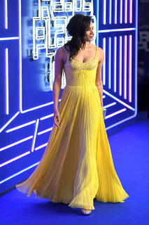 Hannah John-Kamen feet photo thumbnail