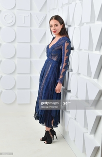 Hannah John-Kamen feet photo thumbnail