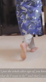 Hannah John-Kamen feet photo thumbnail
