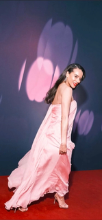 Hannah John-Kamen feet photo thumbnail