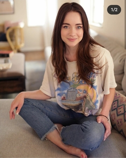 Hannah Kasulka feet photo 8