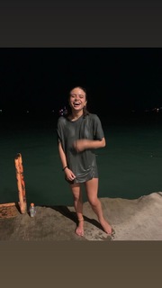 Hannah Kepple feet photo thumbnail