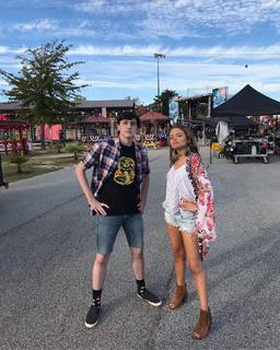 Hannah Kepple feet photo thumbnail