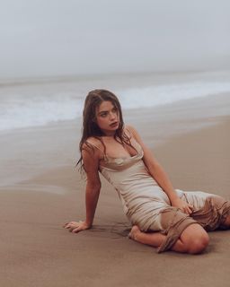 Hannah Kepple feet photo thumbnail