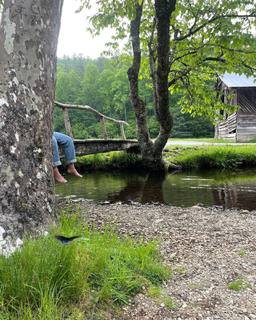 Hannah Kepple feet photo thumbnail