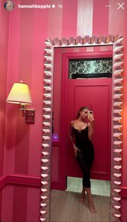 Hannah Kepple feet photo thumbnail