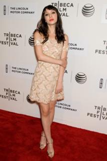 Hannah Marks feet photo 2