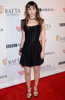 Hannah Marks feet photo 8