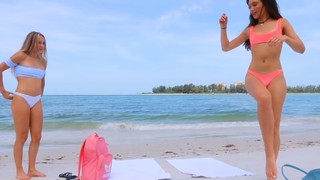 Hannah Meloche feet photo 12