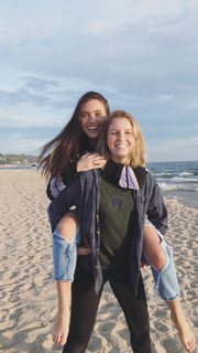 Hannah Meloche feet photo 11