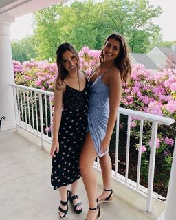 Hannah Meloche feet photo 9