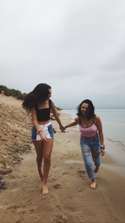 Hannah Meloche feet photo 5