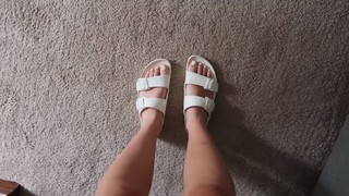 Hannah Meloche feet photo 3