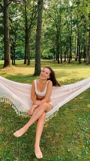 Hannah Meloche feet photo 15
