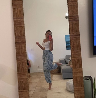 Hannah Meloche feet photo 11