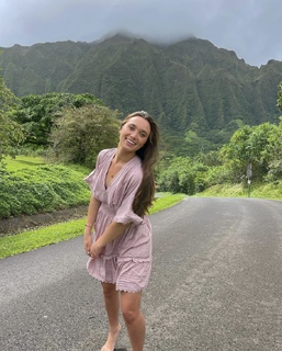 Hannah Meloche feet photo 2
