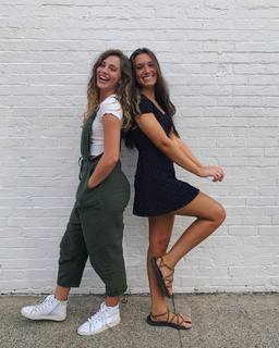 Hannah Meloche feet photo 9