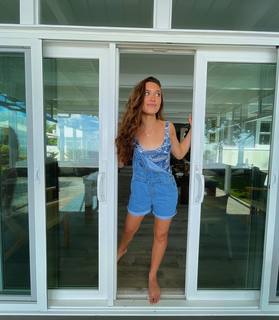 Hannah Meloche feet photo 13