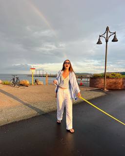 Hannah Meloche feet photo 20