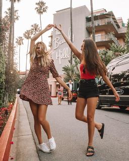 Hannah Meloche feet photo 19