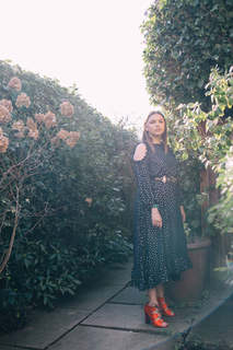 Hannah Murray feet photo thumbnail