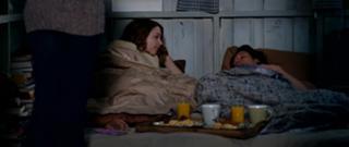 Hannah Murray feet photo thumbnail