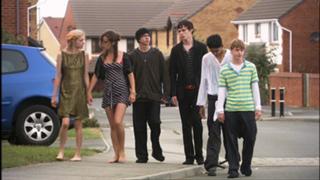 Hannah Murray feet photo thumbnail