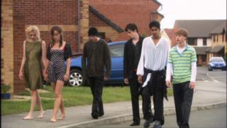 Hannah Murray feet photo thumbnail