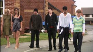 Hannah Murray feet photo thumbnail