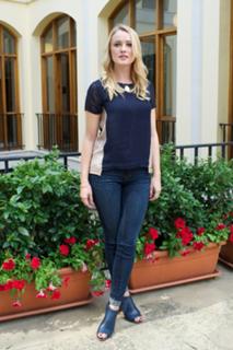 Hannah New feet photo 3
