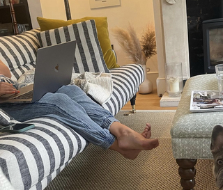 Hannah Reid feet photo 1