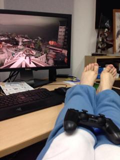 Hannah Rutherford feet photo 2