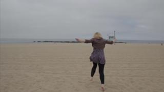 Hannah Rutherford feet photo 18