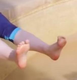 Hannah Rutherford feet photo 11