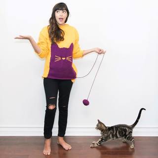 Hannah Simone feet photo thumbnail