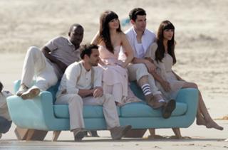 Hannah Simone feet photo thumbnail