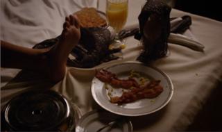 Hannah Simone feet photo thumbnail