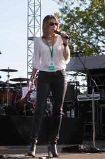 Hannah Storm feet photo thumbnail