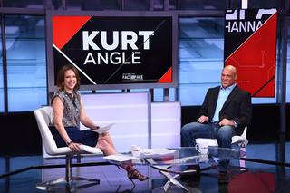 Hannah Storm feet photo thumbnail